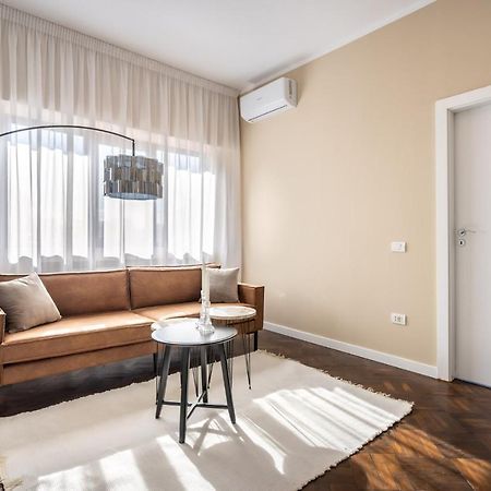 Elegant Two Bedrooms Apartment ブカレスト エクステリア 写真