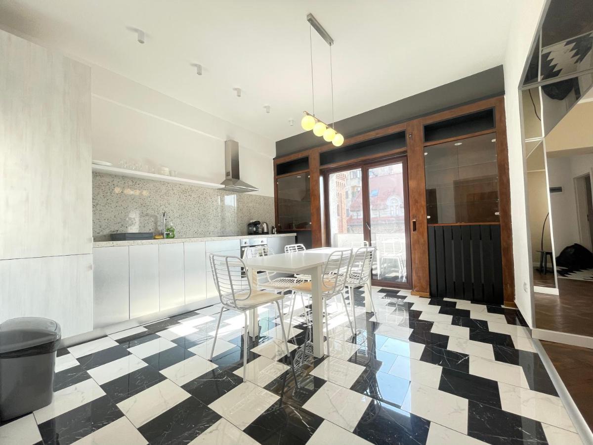 Elegant Two Bedrooms Apartment ブカレスト エクステリア 写真