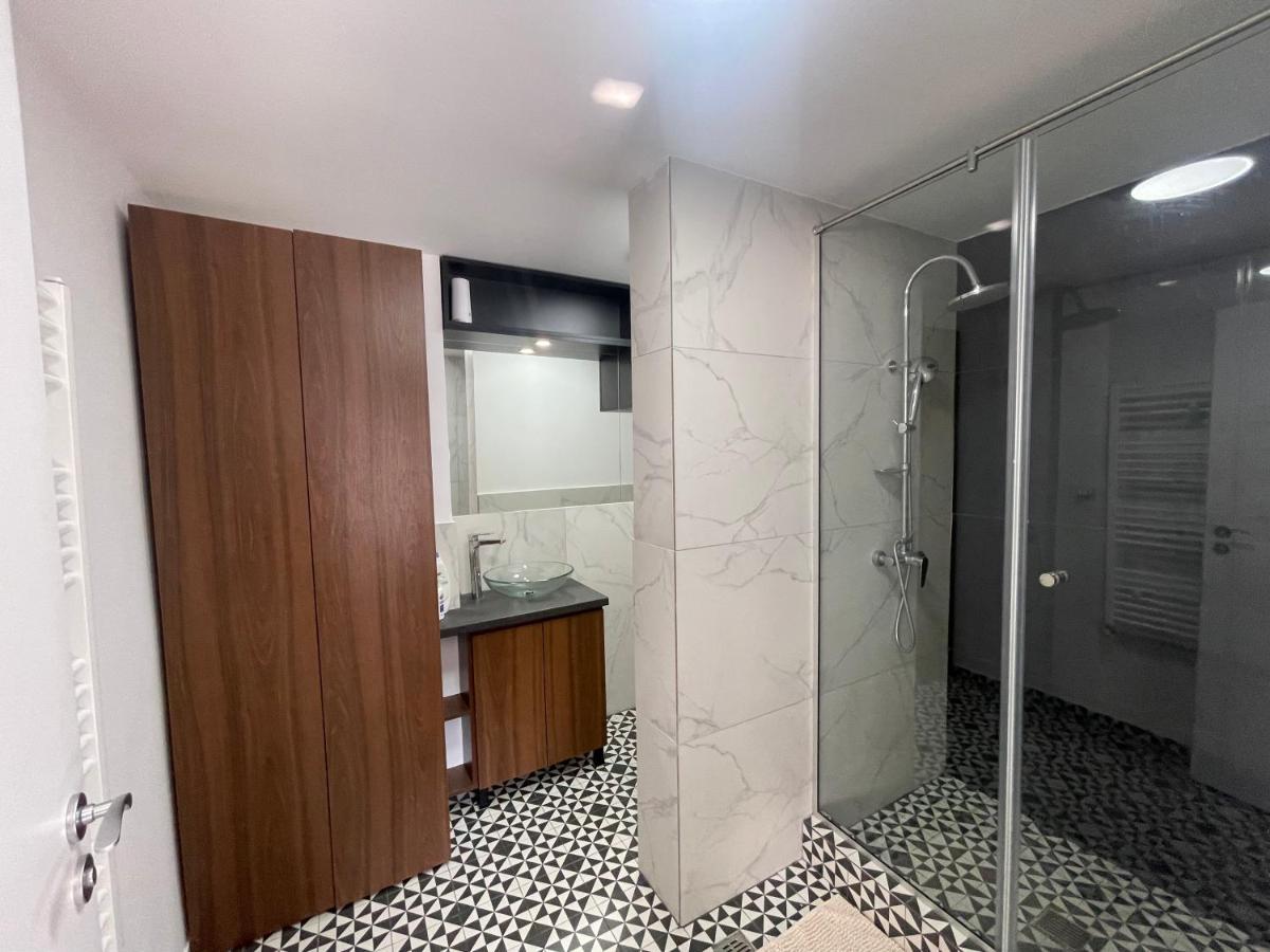 Elegant Two Bedrooms Apartment ブカレスト エクステリア 写真