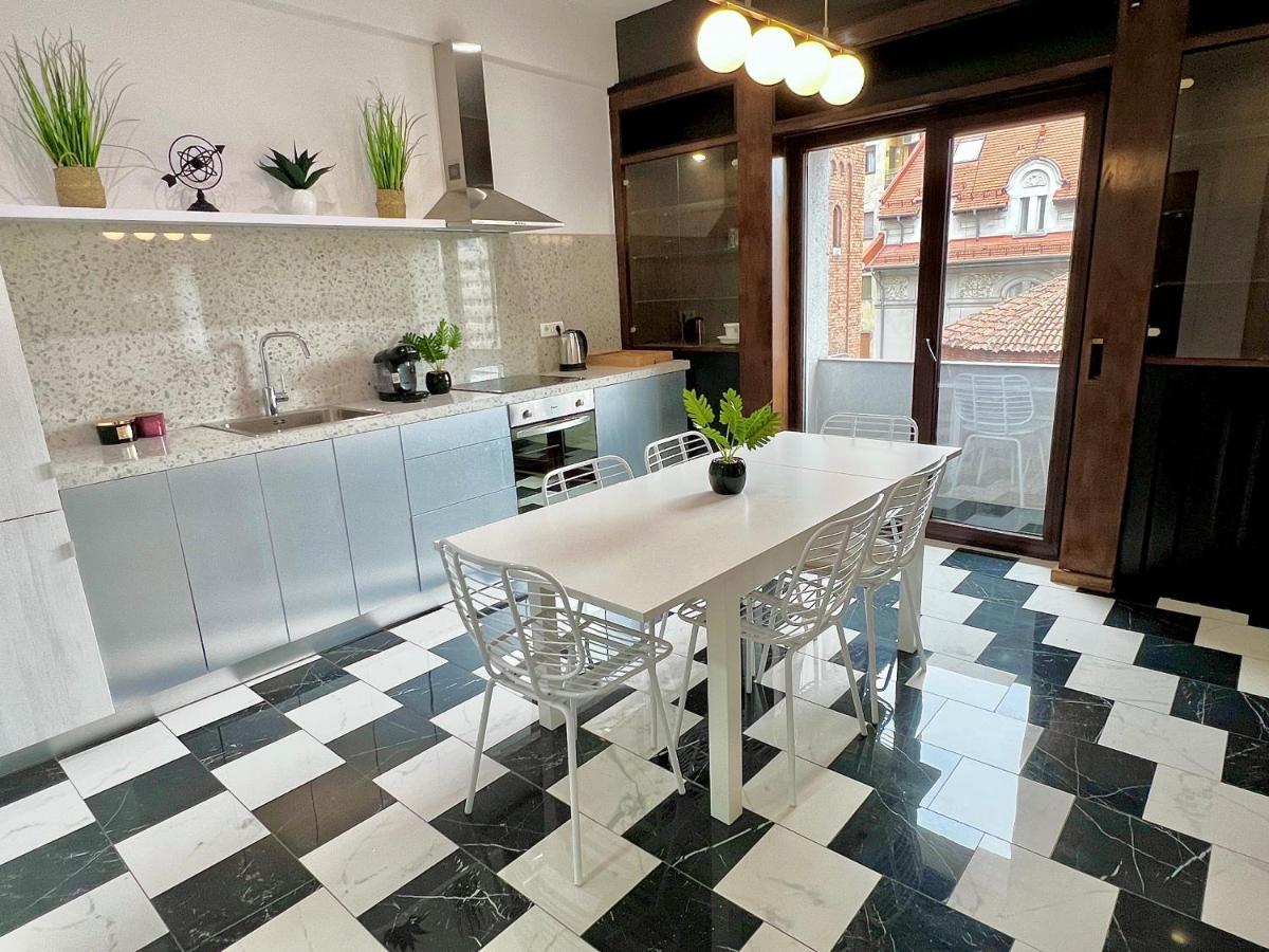 Elegant Two Bedrooms Apartment ブカレスト エクステリア 写真