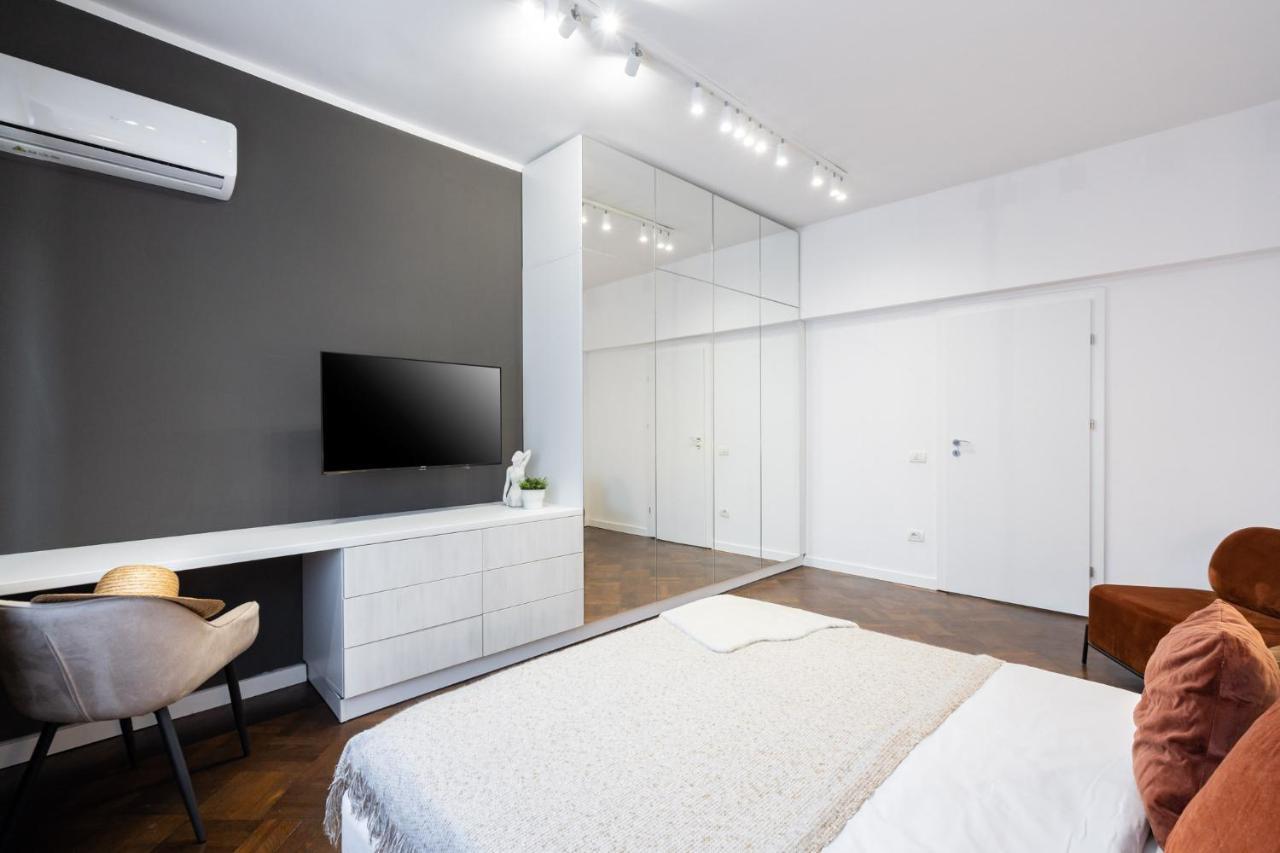 Elegant Two Bedrooms Apartment ブカレスト エクステリア 写真