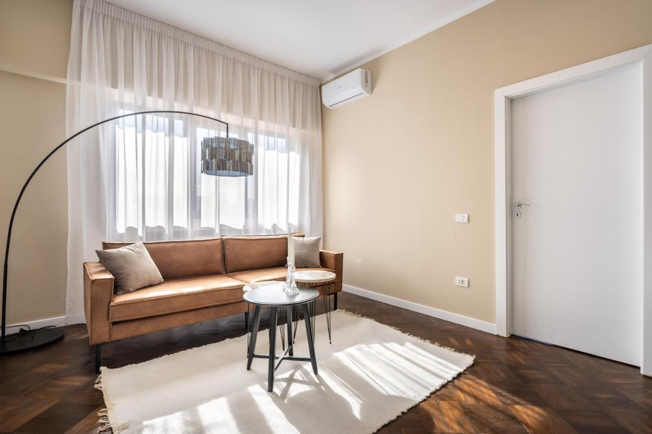 Elegant Two Bedrooms Apartment ブカレスト エクステリア 写真