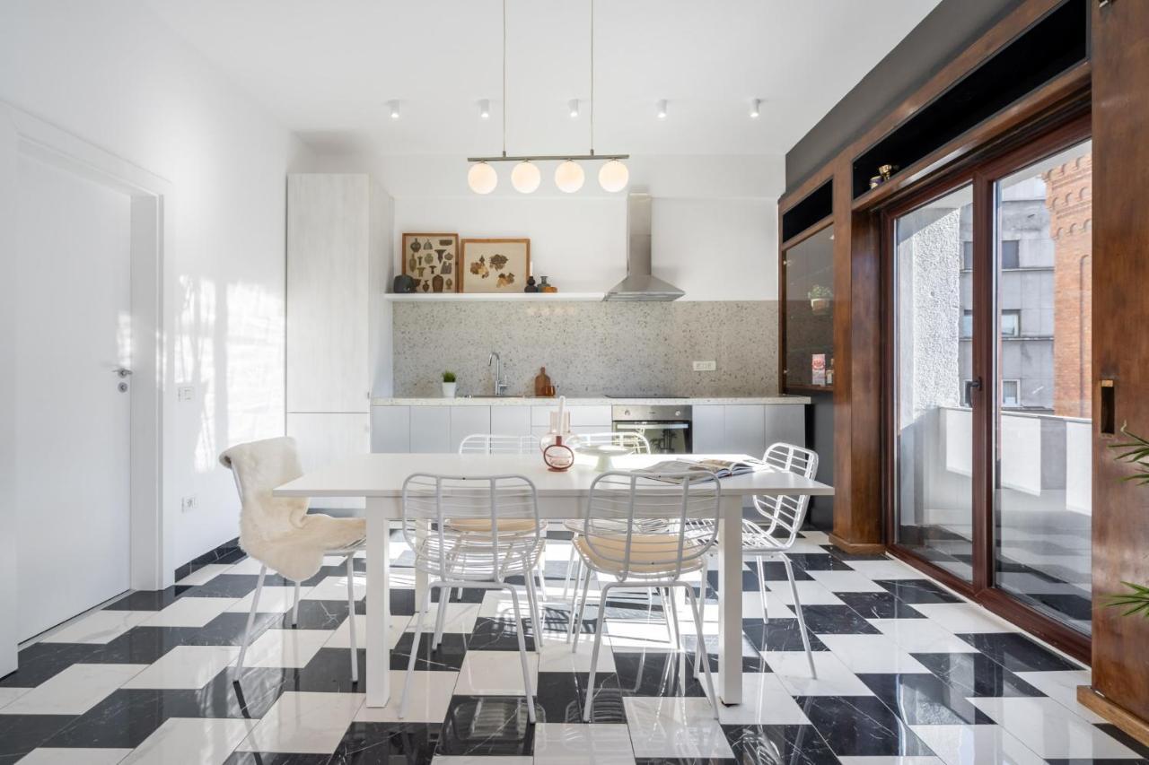 Elegant Two Bedrooms Apartment ブカレスト エクステリア 写真