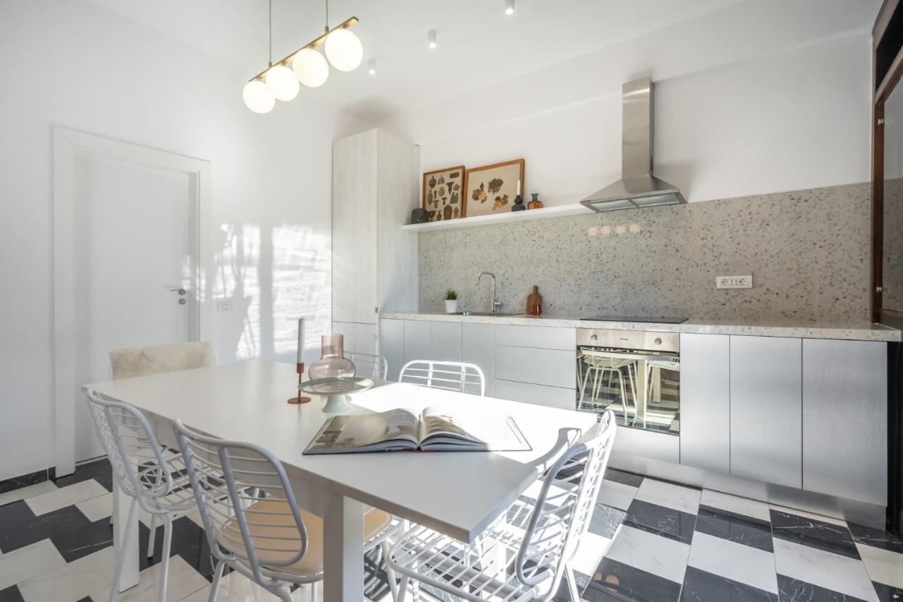Elegant Two Bedrooms Apartment ブカレスト エクステリア 写真
