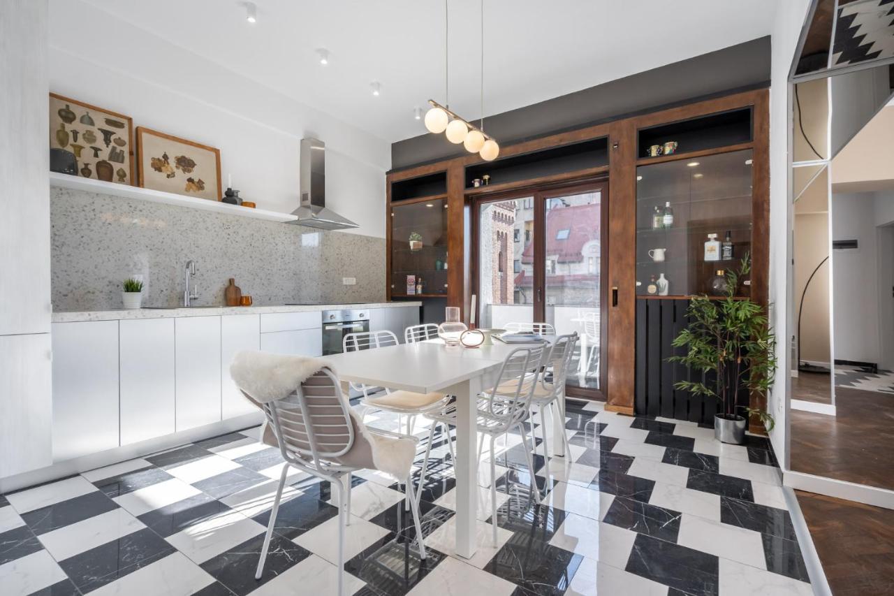 Elegant Two Bedrooms Apartment ブカレスト エクステリア 写真
