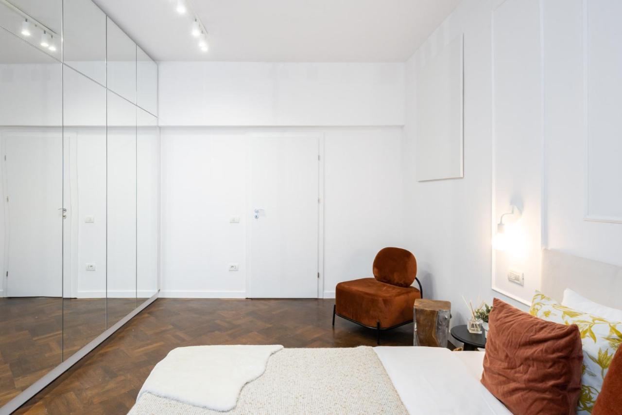 Elegant Two Bedrooms Apartment ブカレスト エクステリア 写真