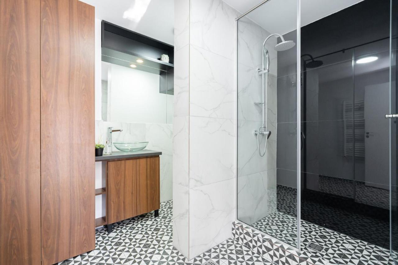 Elegant Two Bedrooms Apartment ブカレスト エクステリア 写真