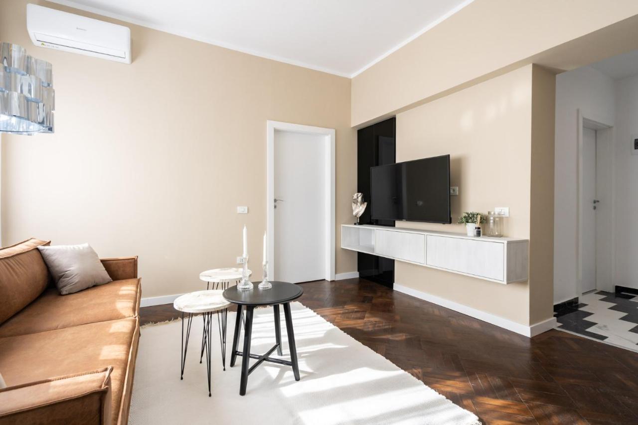 Elegant Two Bedrooms Apartment ブカレスト エクステリア 写真