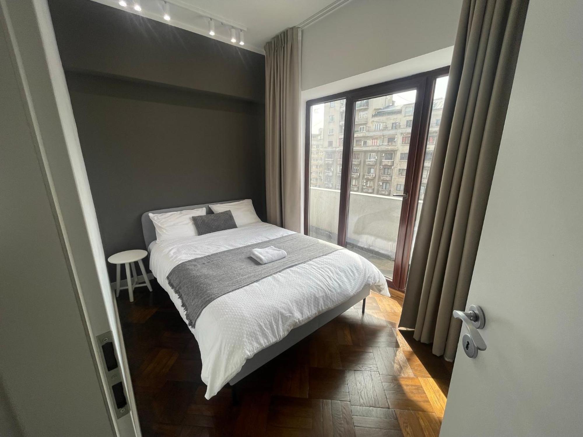 Elegant Two Bedrooms Apartment ブカレスト エクステリア 写真